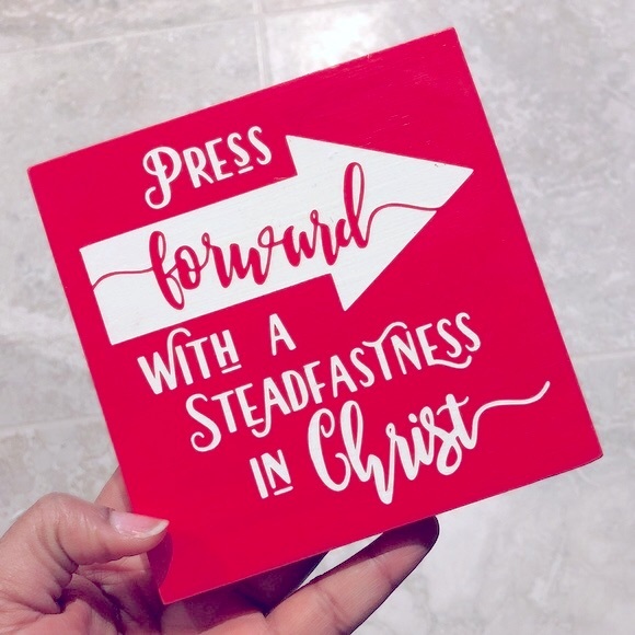 Square Wooden Wall Decor in Red and White Size 5.5”X5.5” - Picture 2 of 4